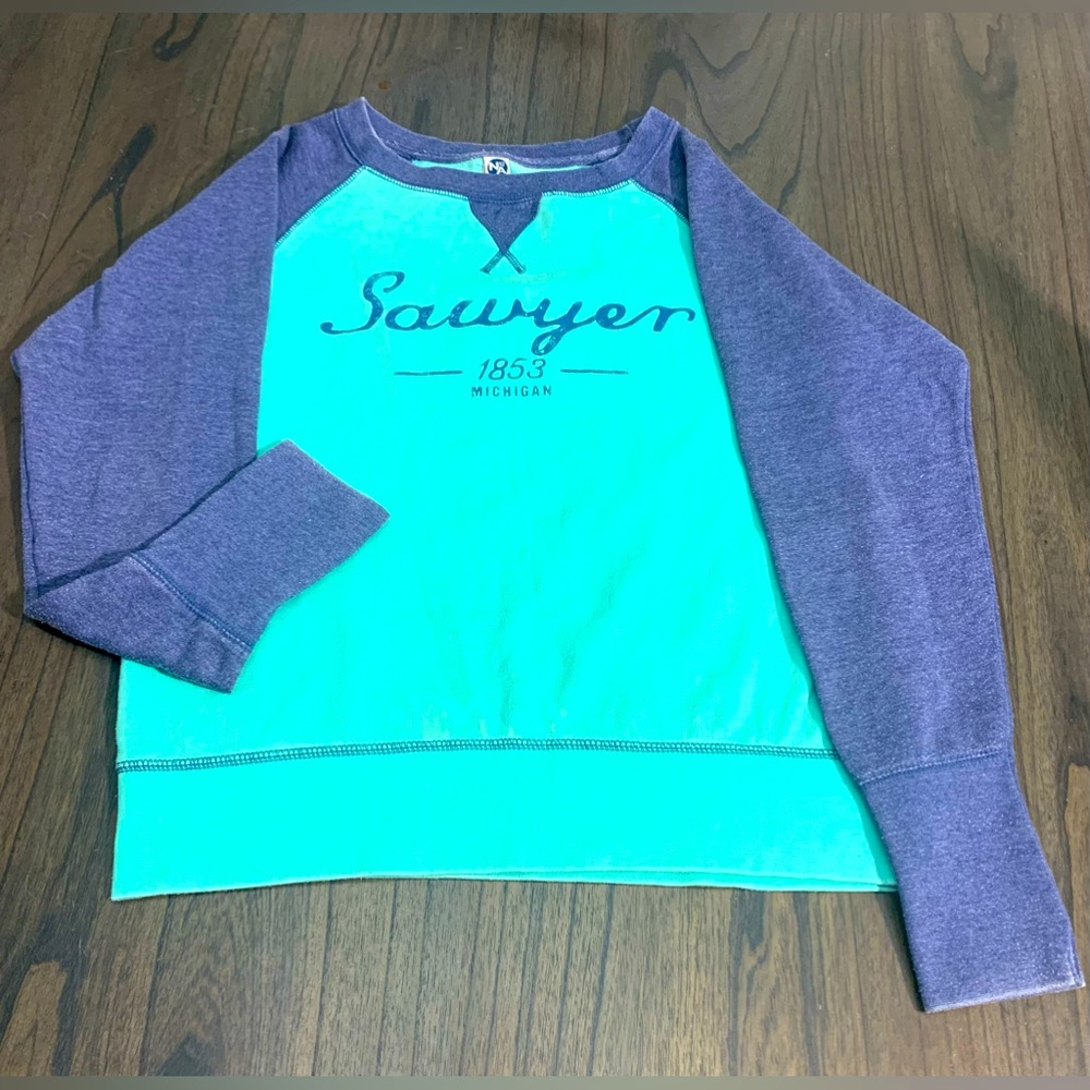 New Agenda Womens Teal & Navy Blue Crewneck. Size Small. Sawyer Michigan.